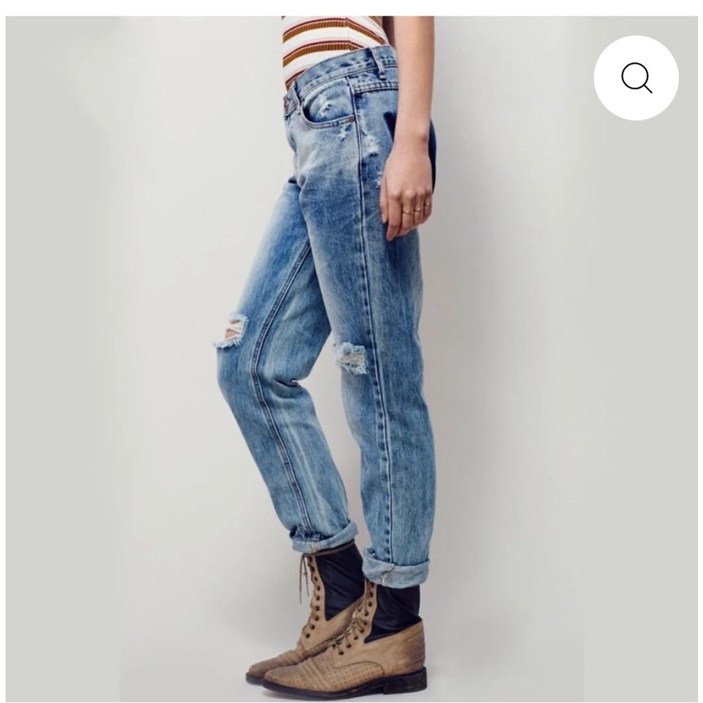 Distressed Blue Jeans - Picture 4 of 6